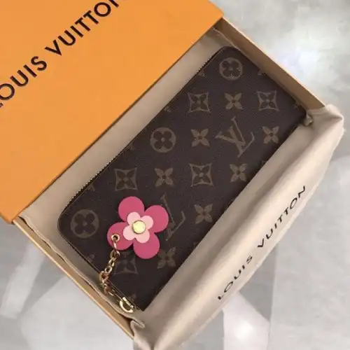 LV Bags 19B570140 0123